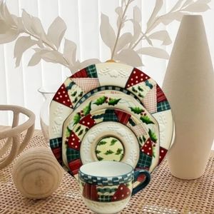 I have the complete set Heartwarming Holiday Dinner set